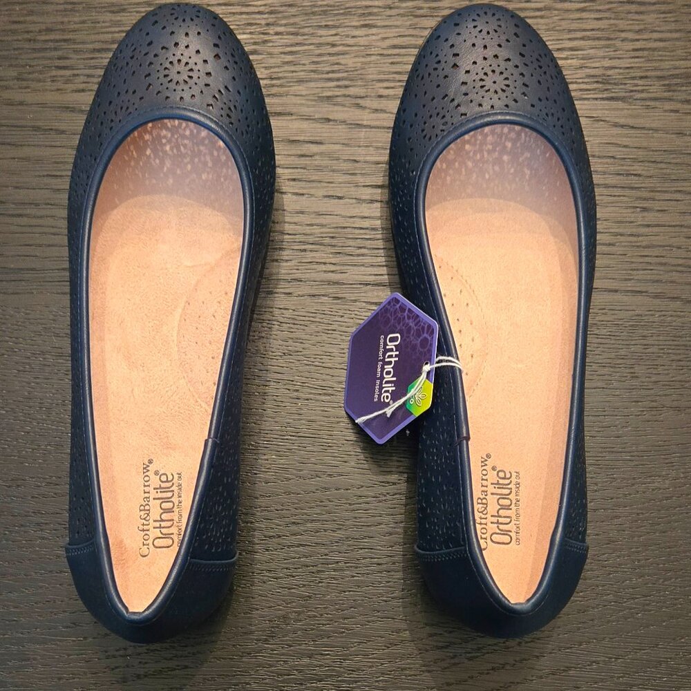 Croft & Barrow Navy Blue flat/loafer (size 8 US)